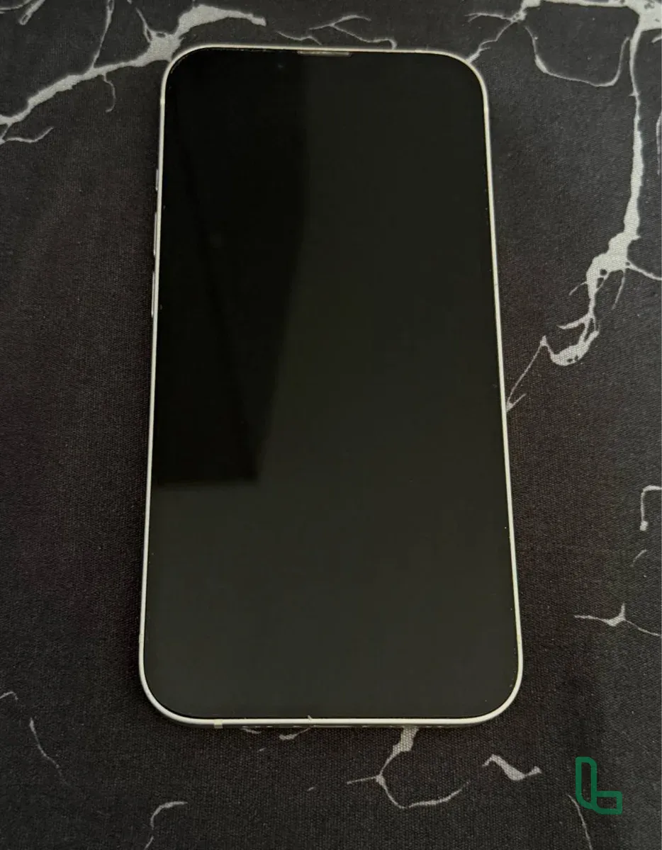 Продам IPhone 13