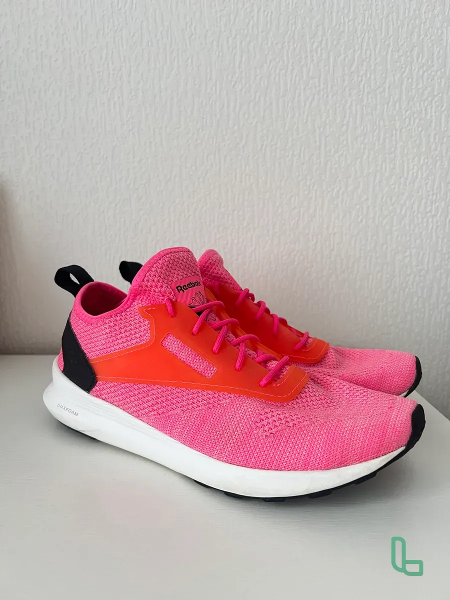 Кроссовки Reebok женские