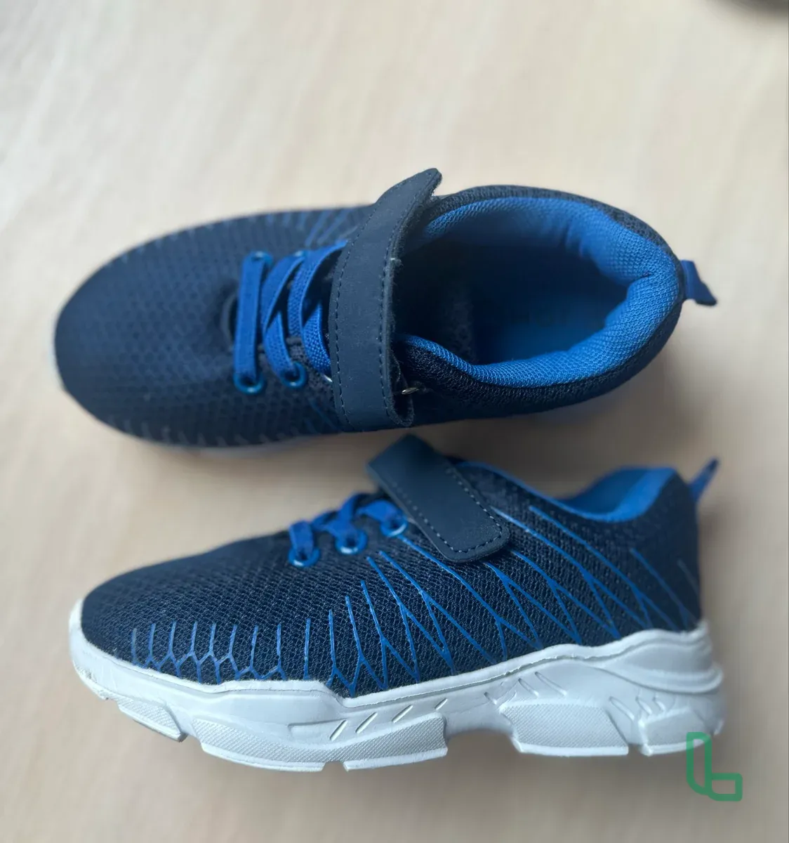 Кроссовки Детские 28 Размер