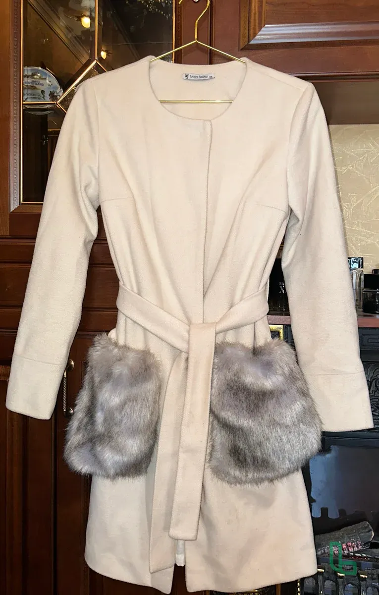 Пальто женское молочное xs-s