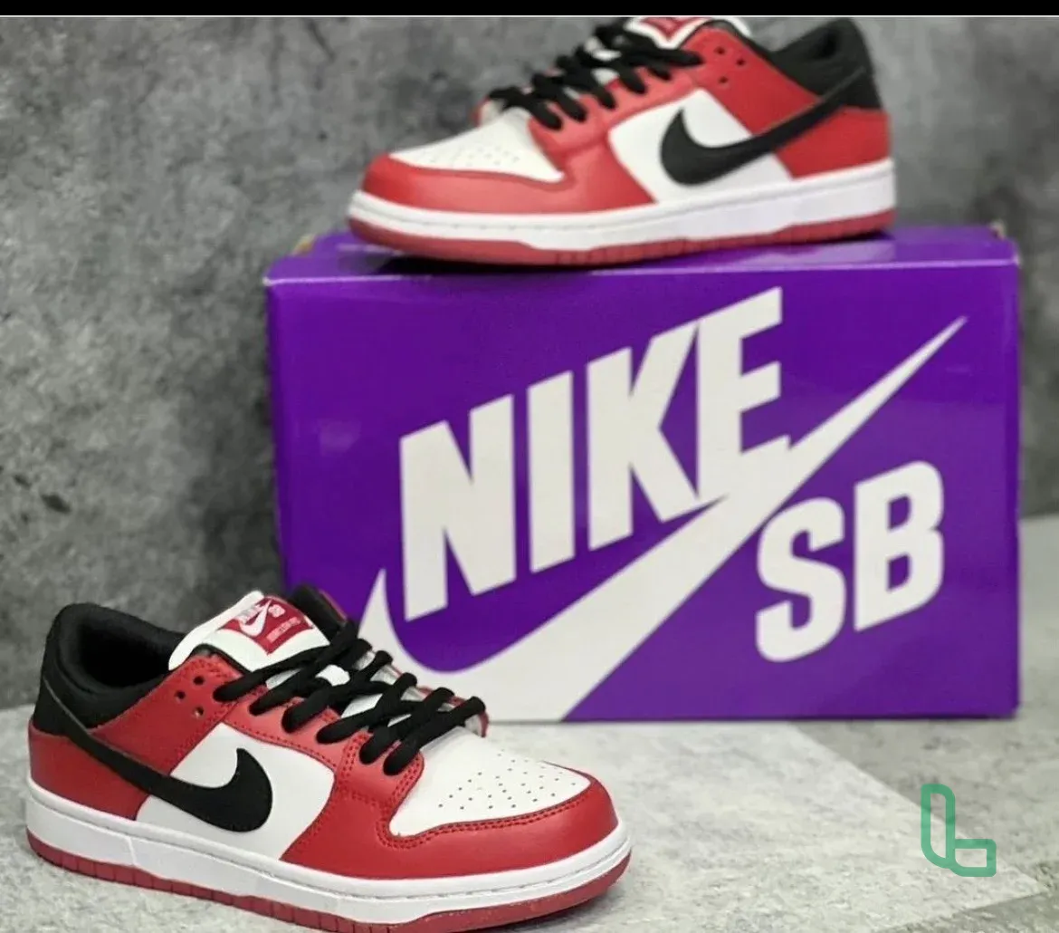 Кроссовки NIKE