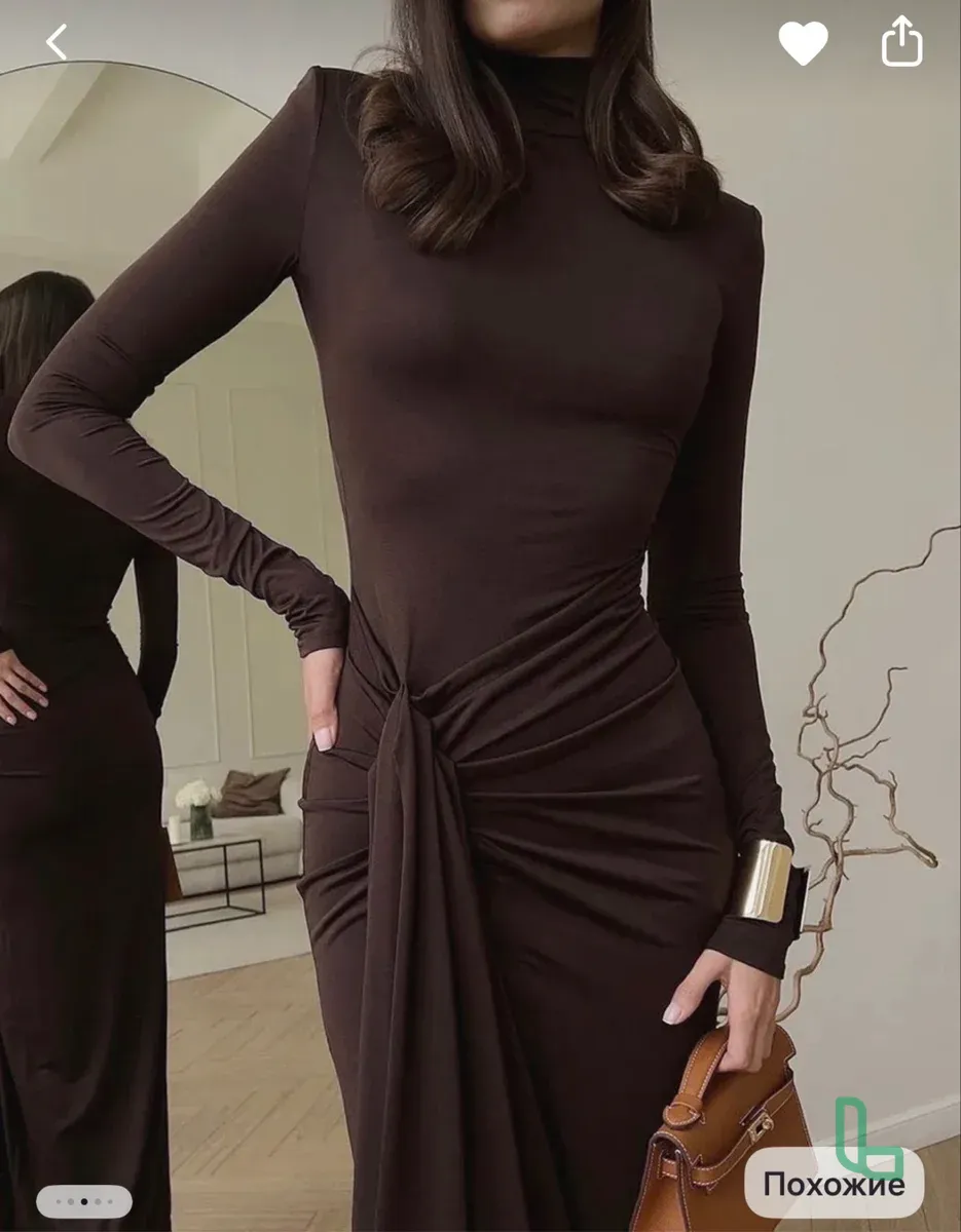 Платье с разрезом