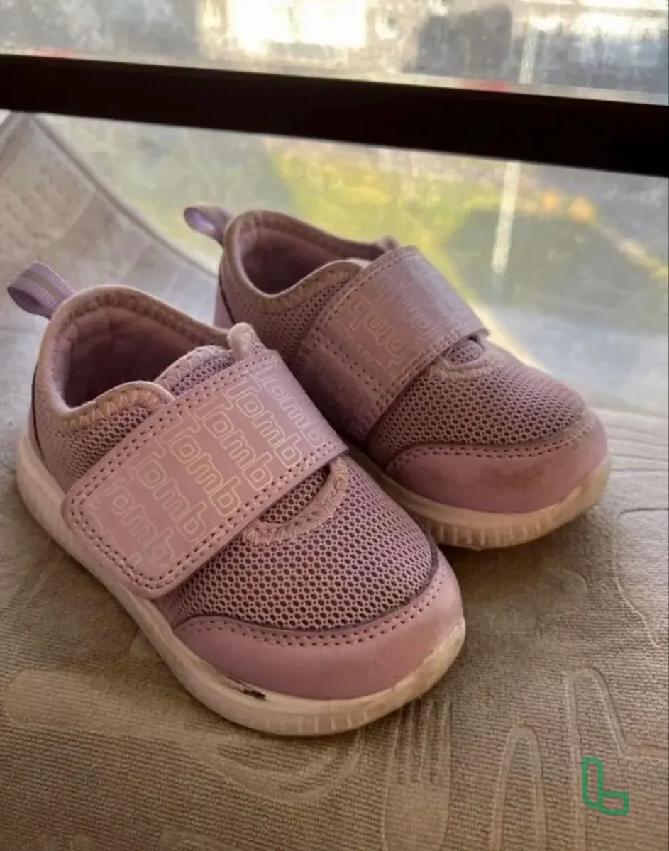 Кроссовки детские 21