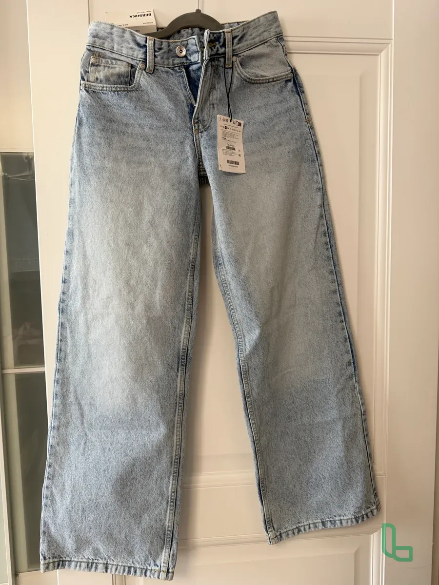 Джинсы Bershka