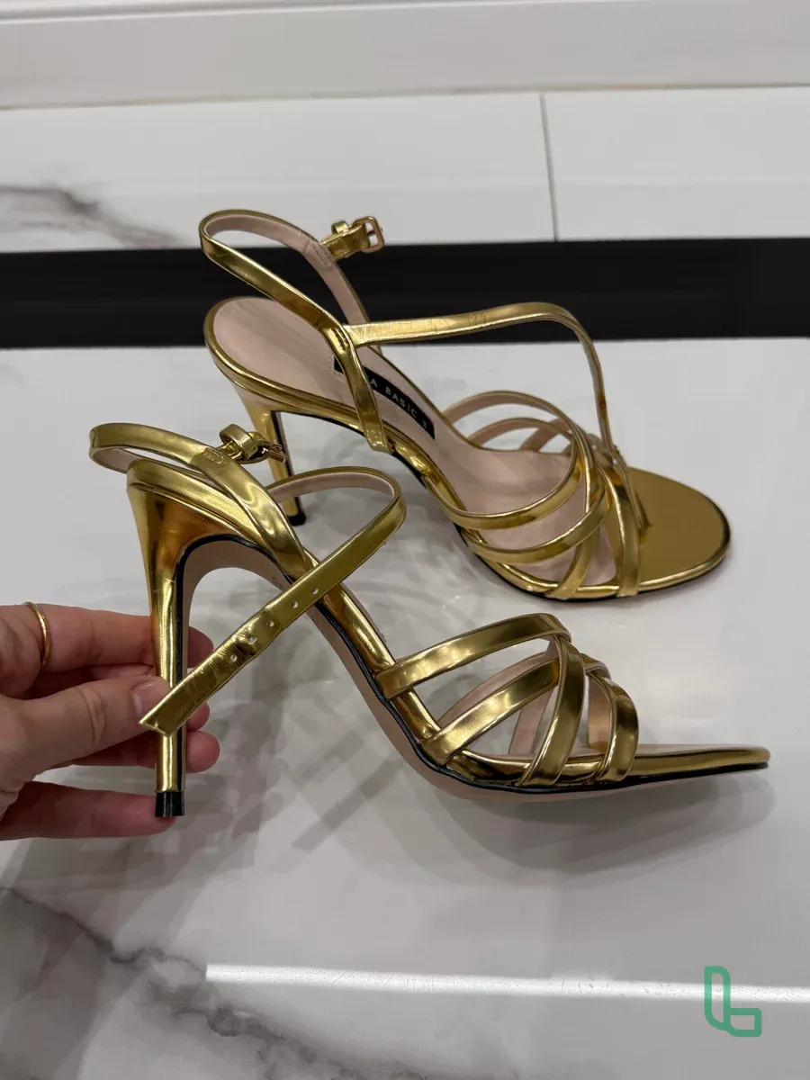 Босоножки Zara