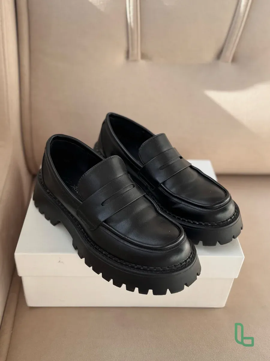 Лоферы женские