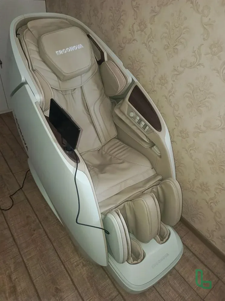 Массажное кресло Ergonova Phantom 5D Beige