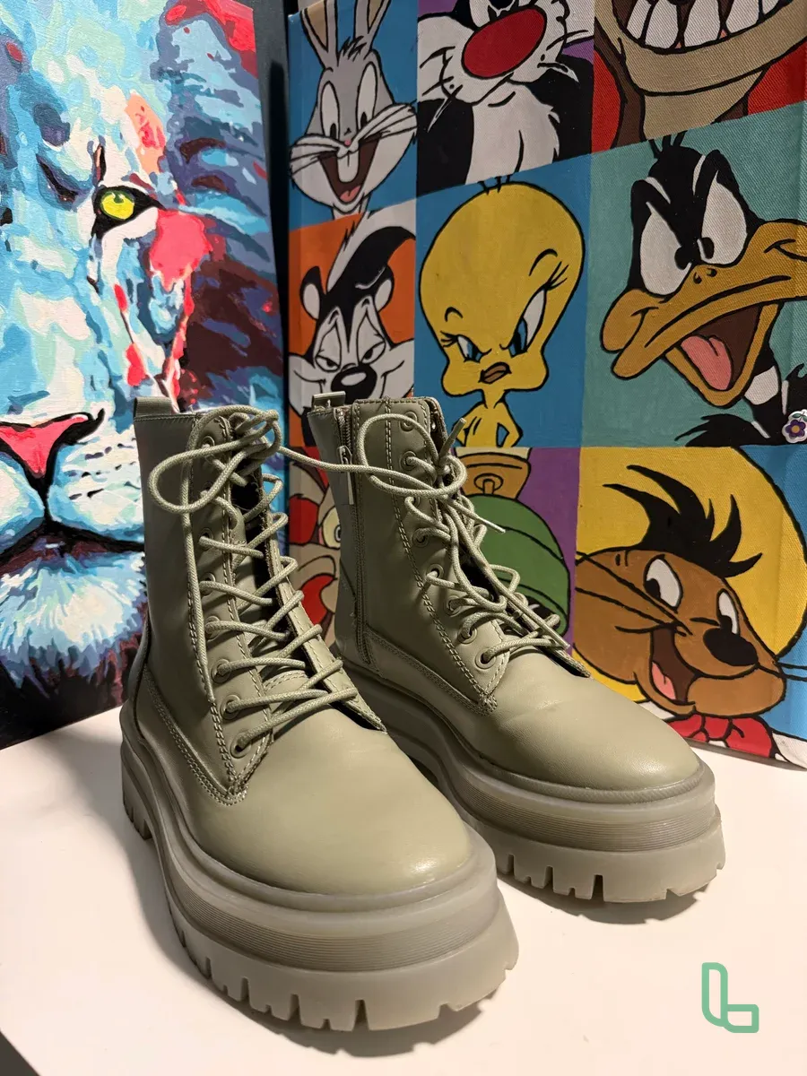 Ботинки Новые Stradivarius Размер 36