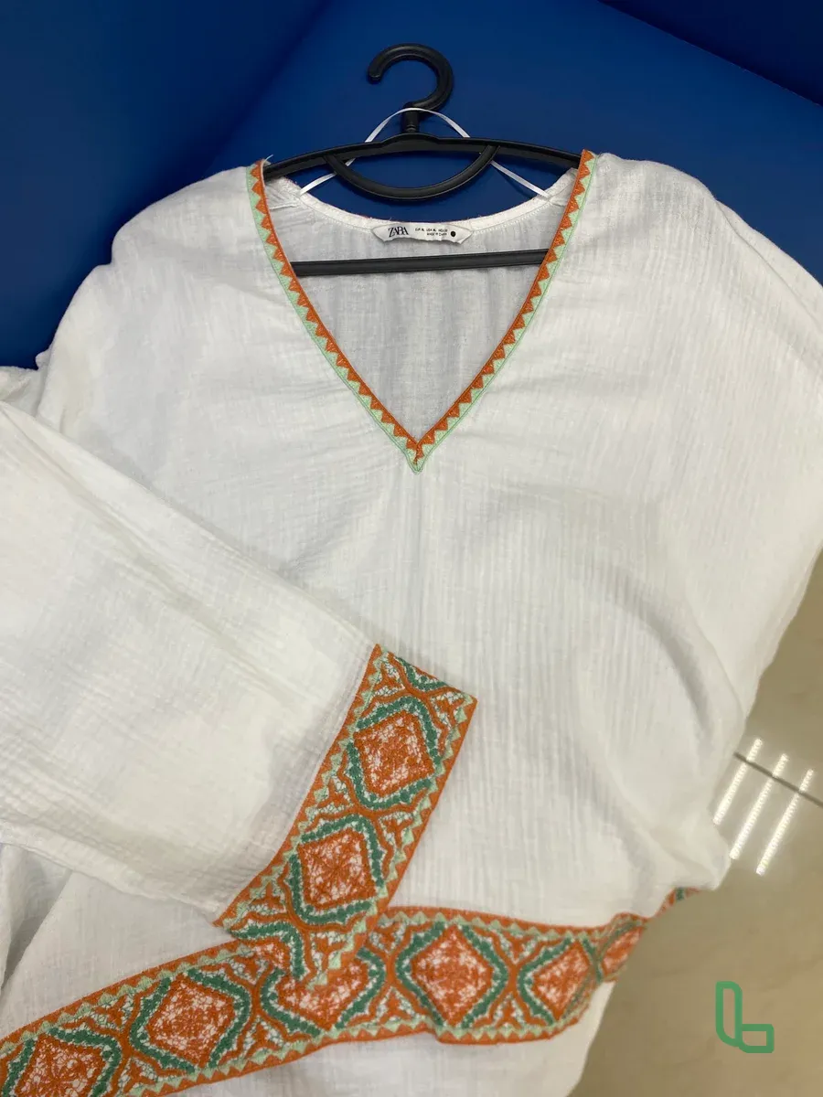 Блуза Zara белая с вышивкой