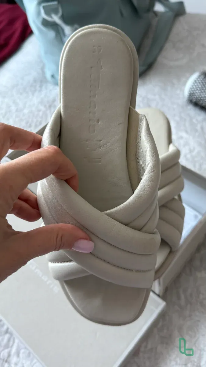 Шлепки Tamaris р38