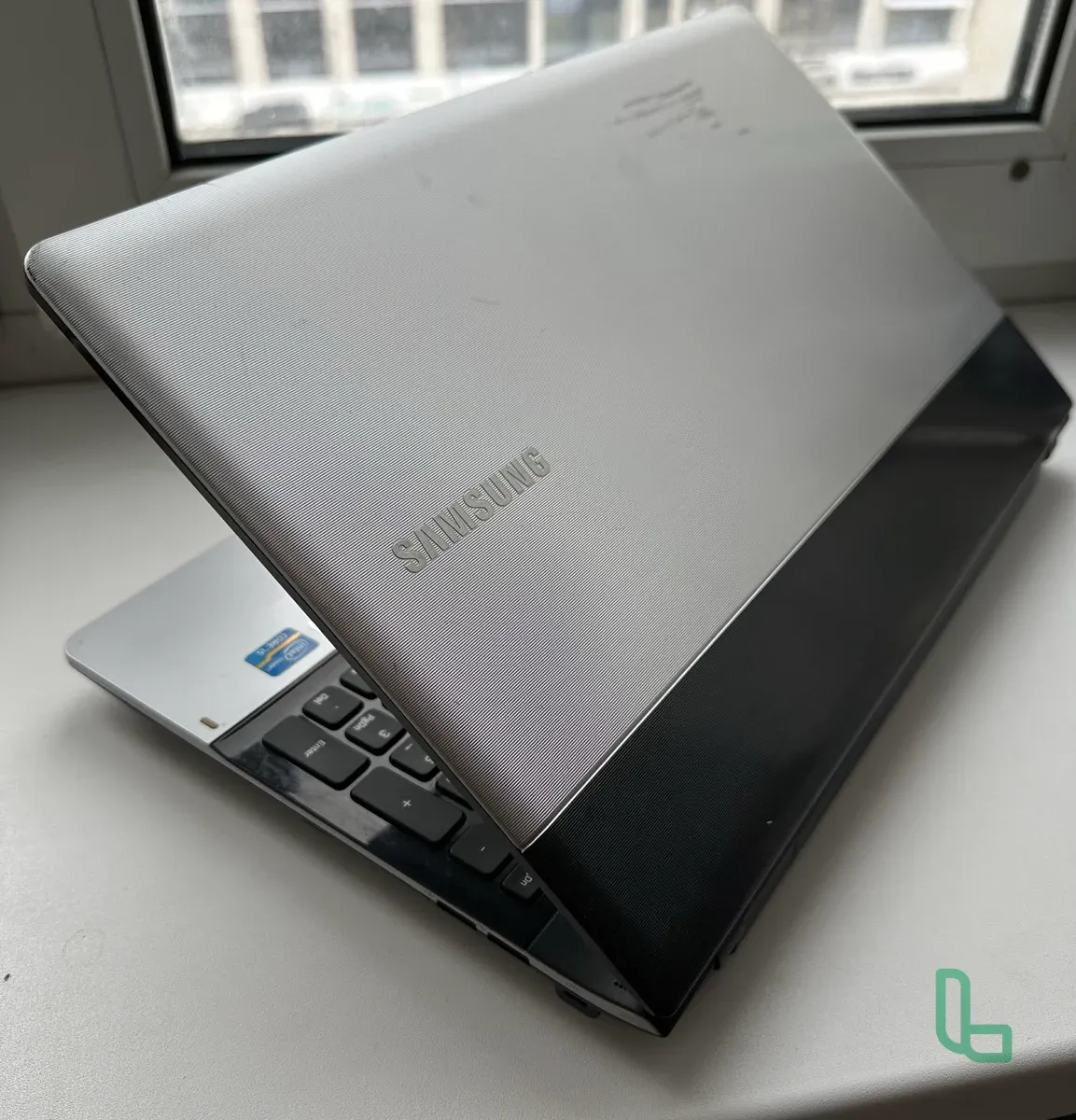 Ноутбук Samsung i5 4ядра/3гб/hdd320/GT520M 1Gb