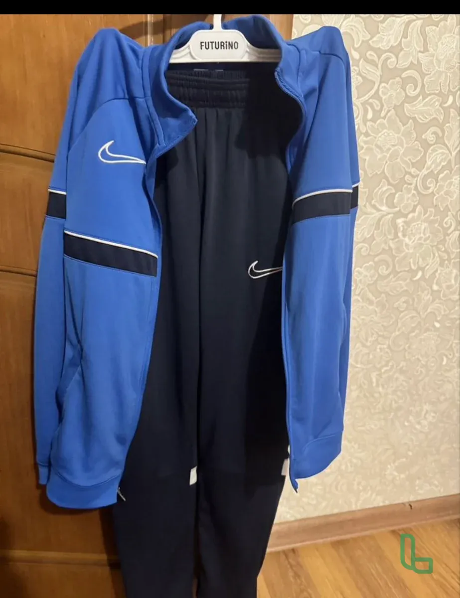 Спортивный костюм Nike