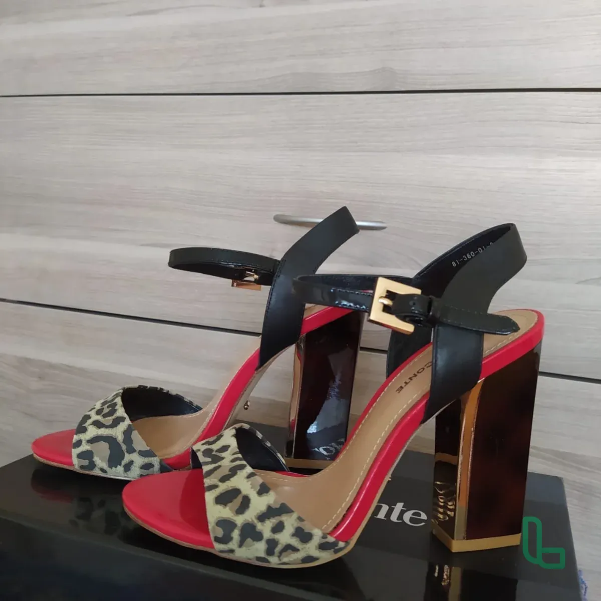 Продаются босоножки Paolo Conte. Размер 35-36