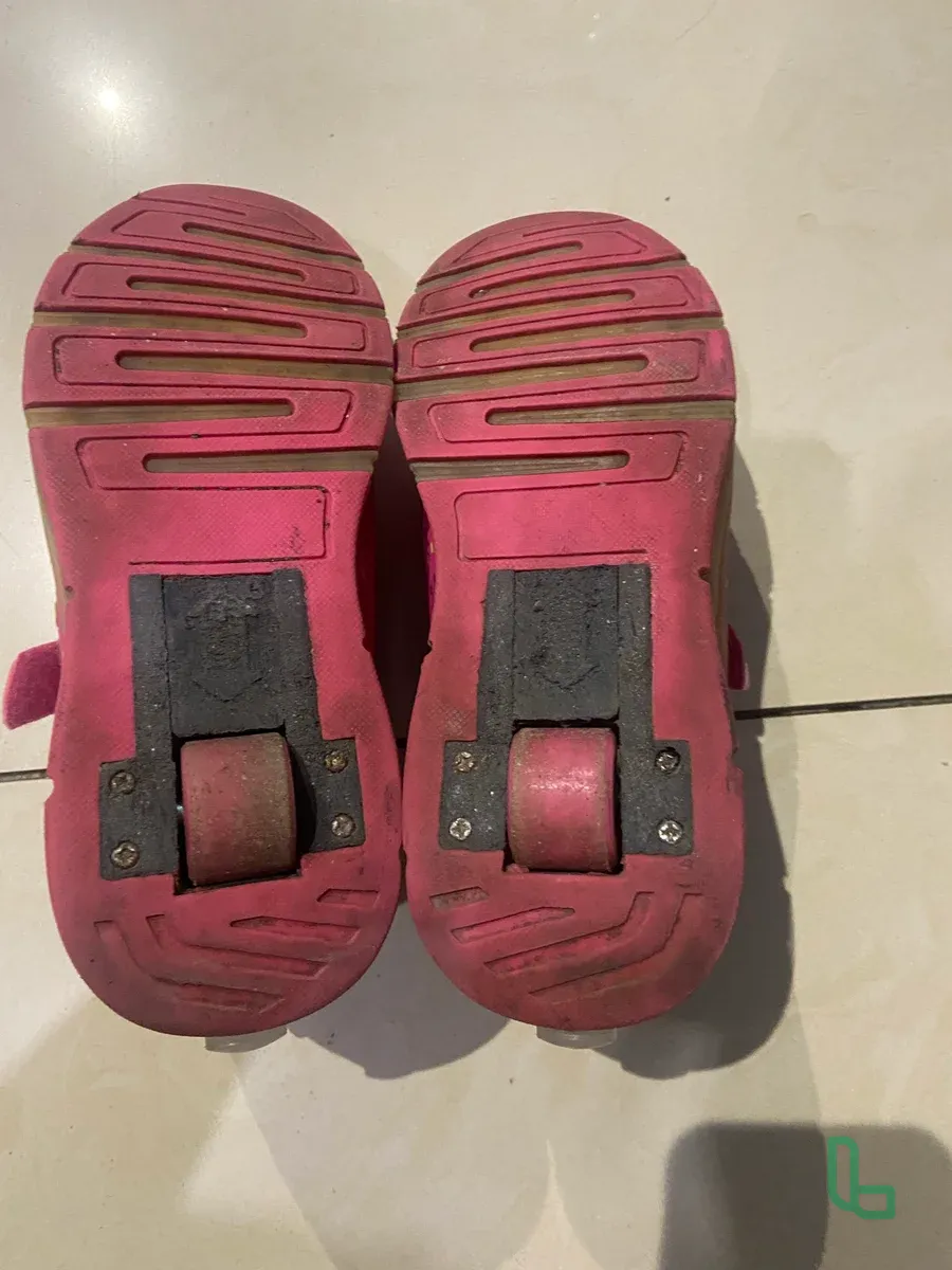 Кроссовки Ролики