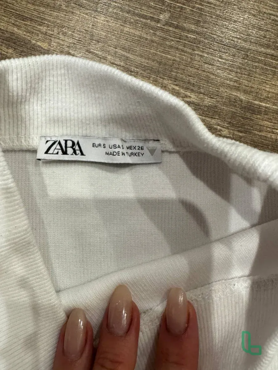 Футболка с воротником из плотной ткани Zara