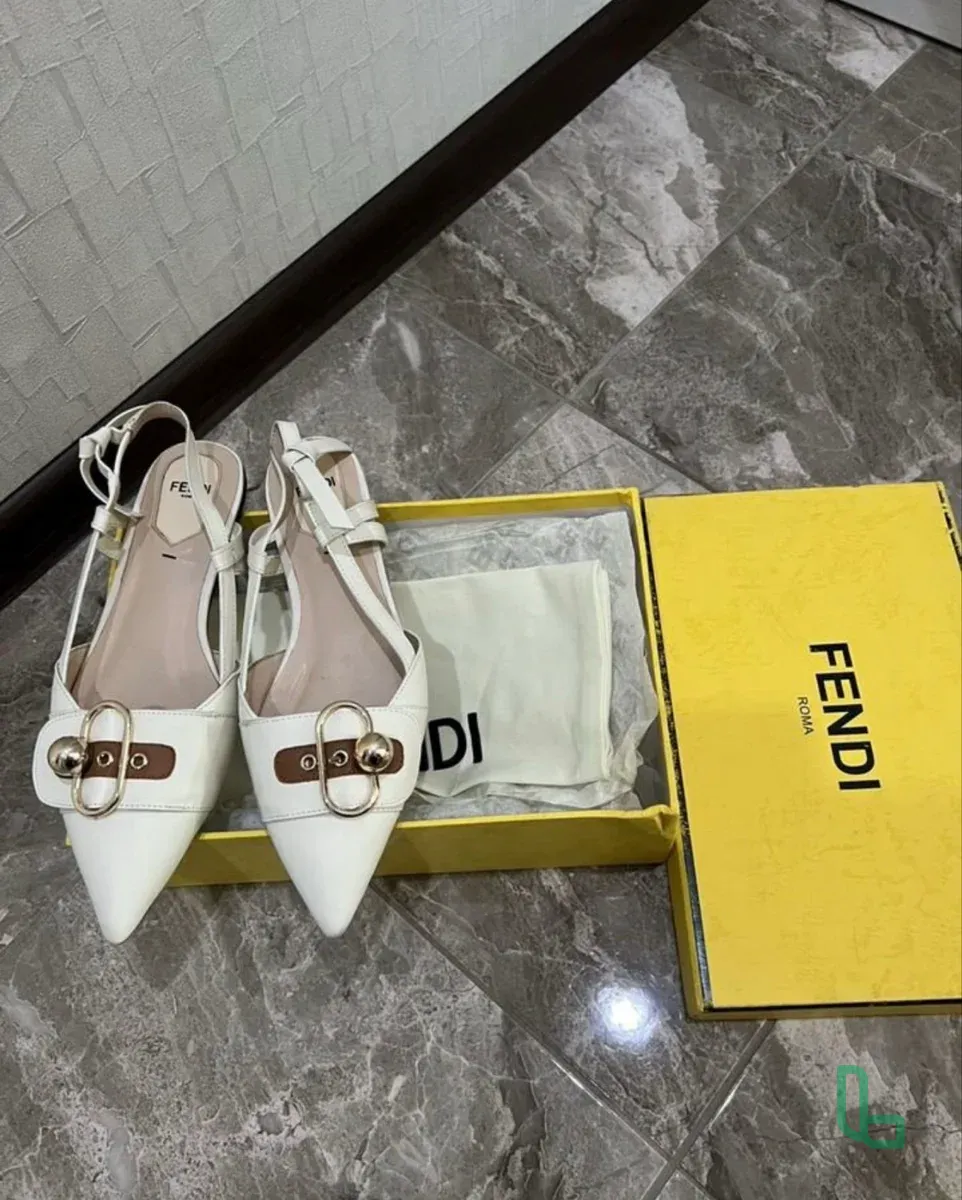 Босоножки Fendi