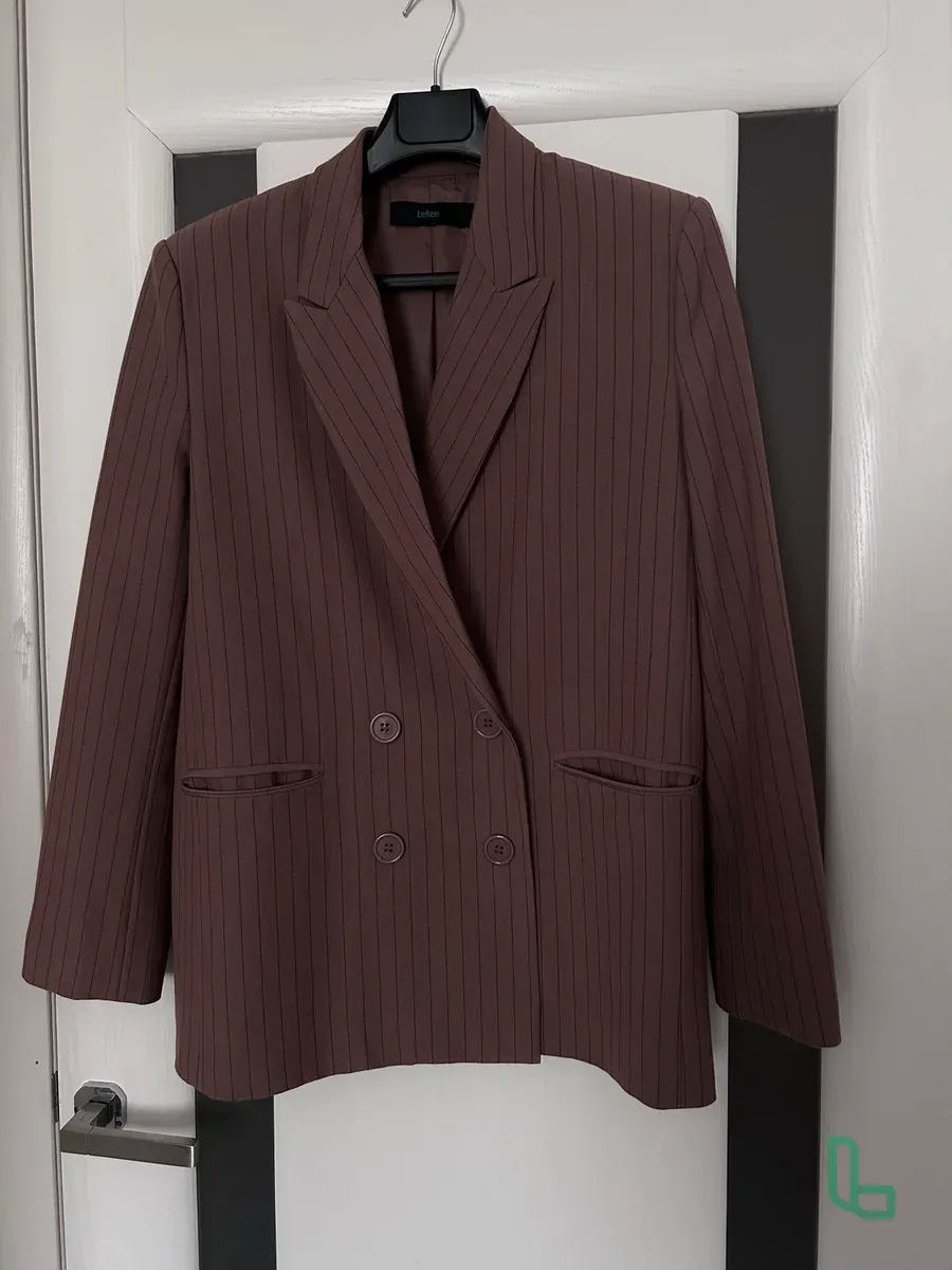 Костюм женский