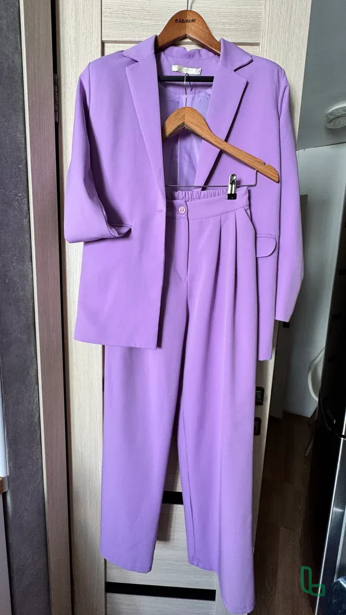 Брючный косюм 42 размера