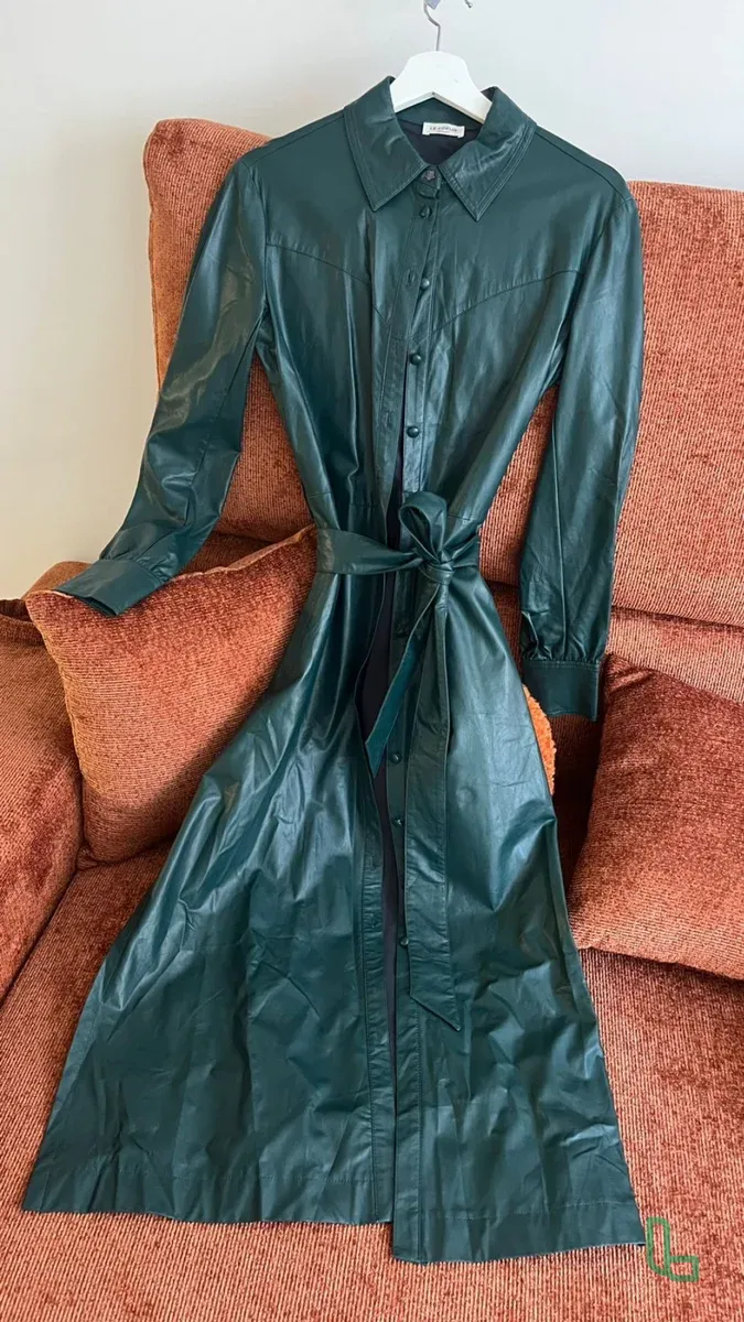 Платье-легкий плащ, Франция