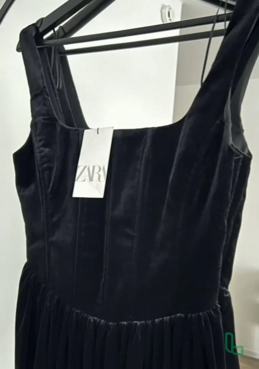 Платье zara бархатное