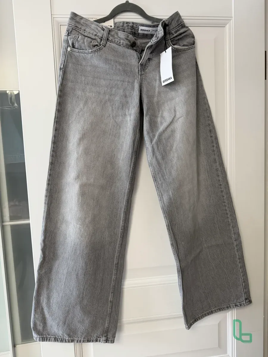 Джинсы Bershka