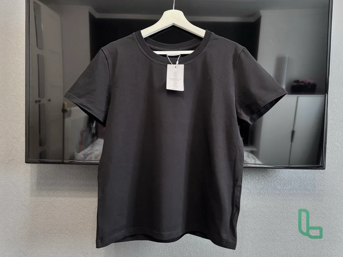 Женская базовая плотная черная футболка WeMe 42 S