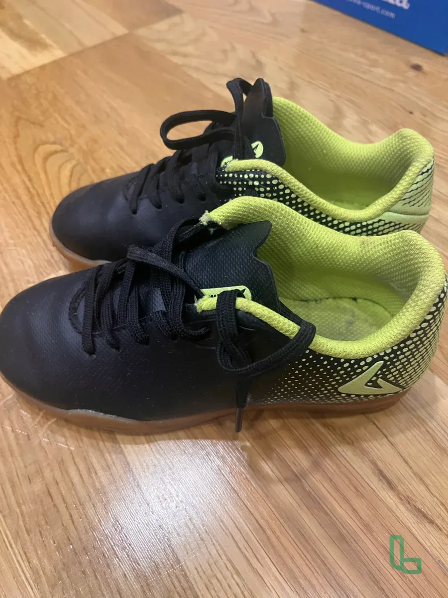 Бутцы футбольные