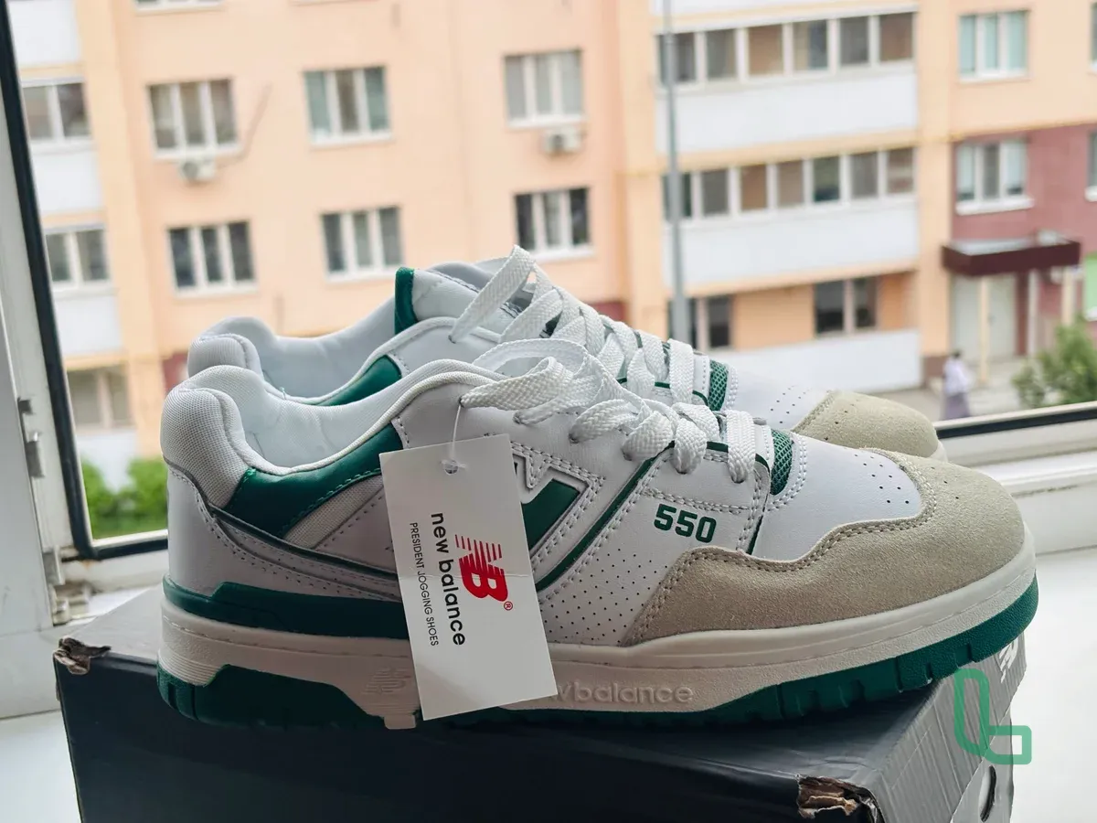 New Balance 550