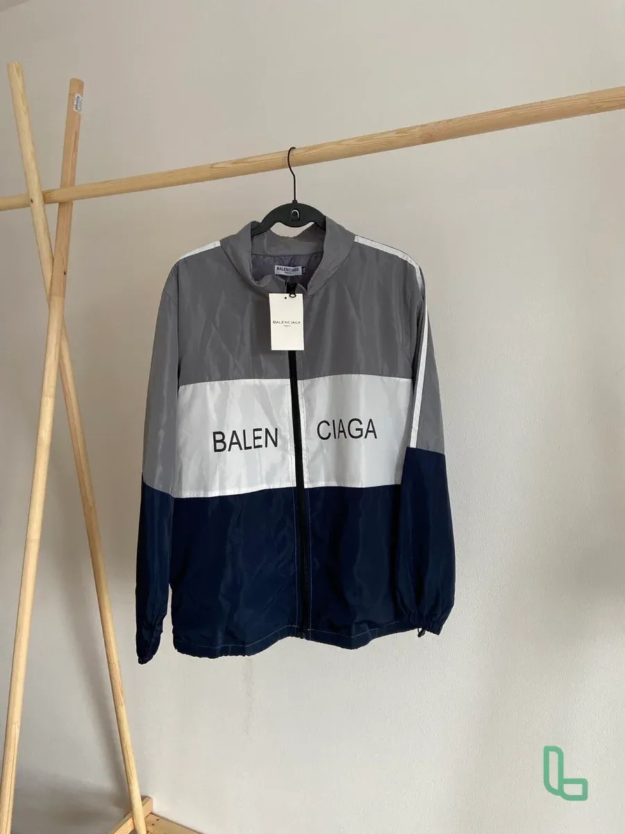 Куртка/ветровка