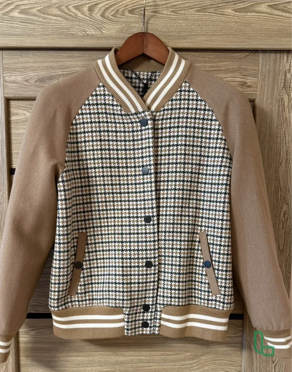 Бомбер женский.