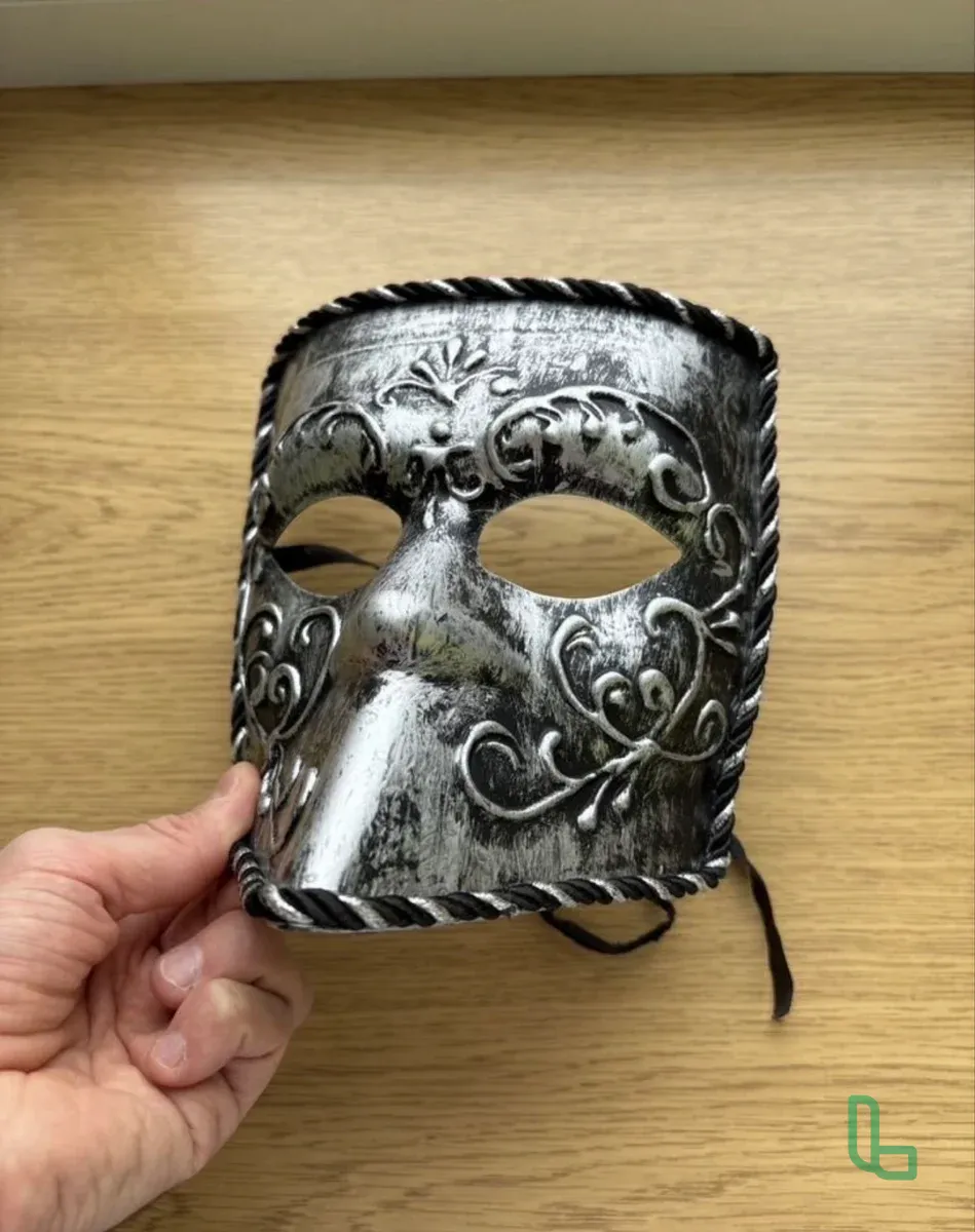 Маска карнавальная