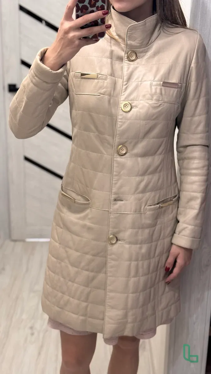 Демисезонный кожаный плащ