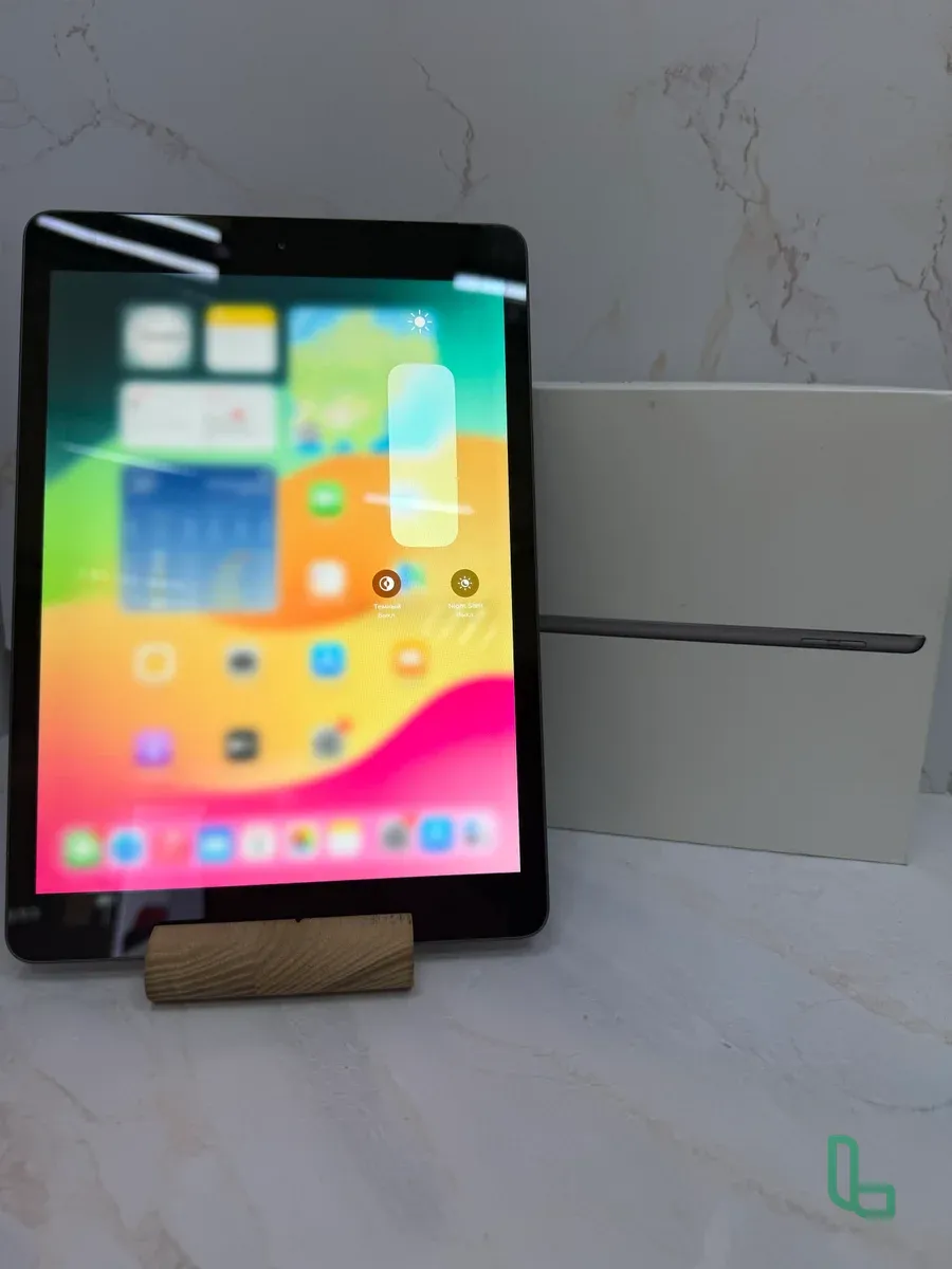 iPad 8-го поколения, версия 17.2, 32ГБ