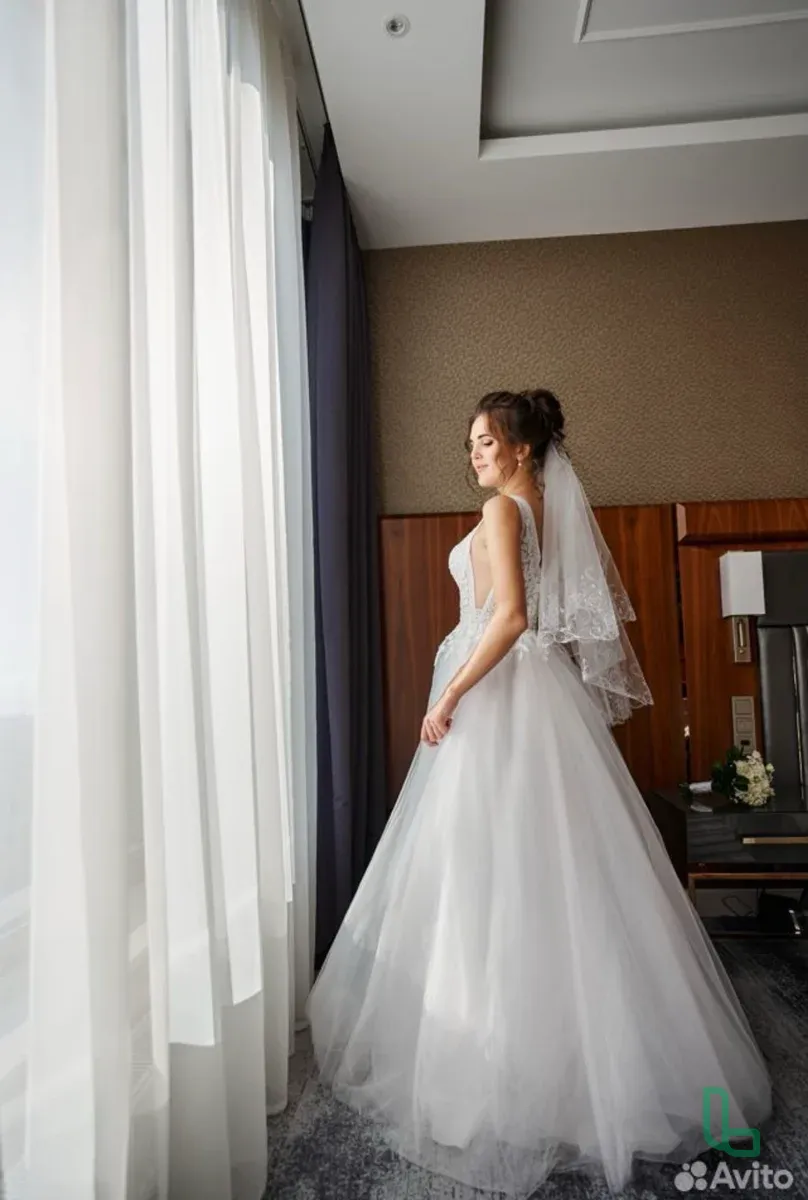 Свадебное платье 44