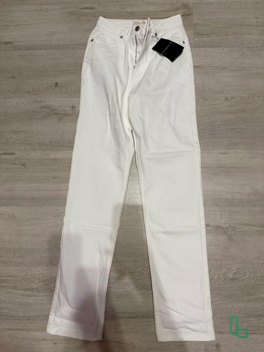 Studio 29 джинсы белые новые, 36