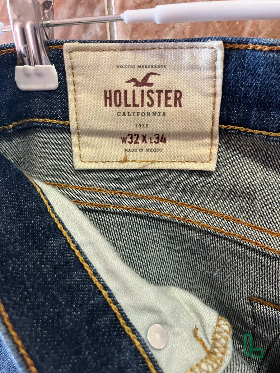 Джинсы Hollister