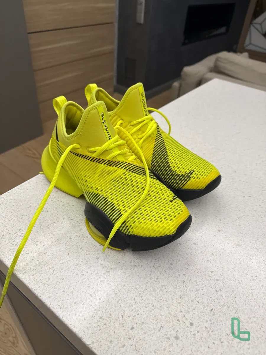 Кроссовки Nike