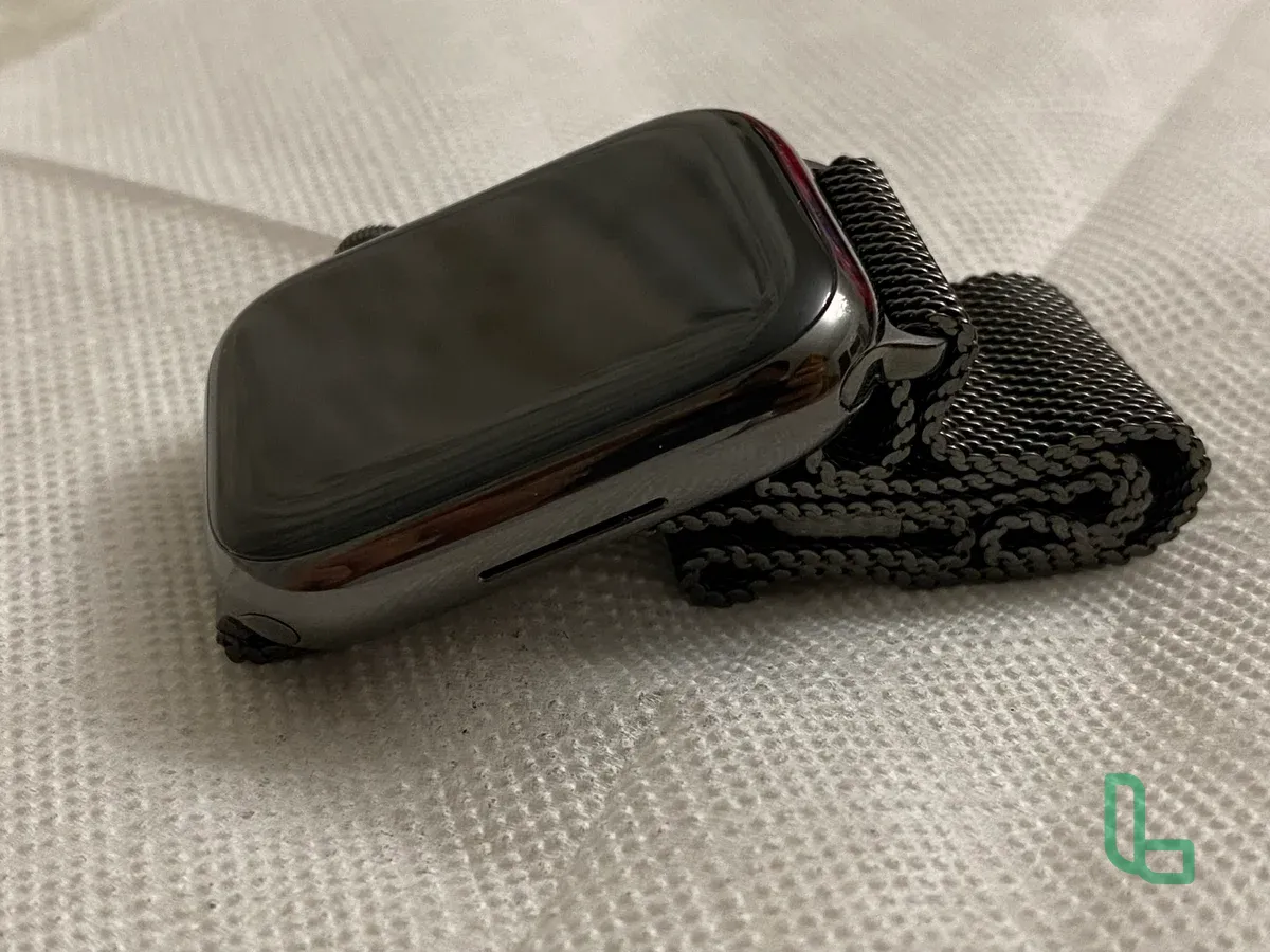 Apple Watch Series 7 Graphite stainless steel case