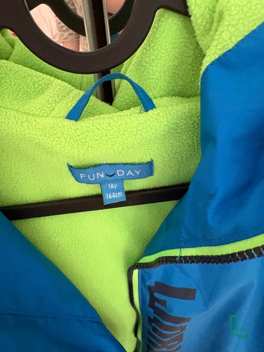 Ветровка для мальчика 164 См