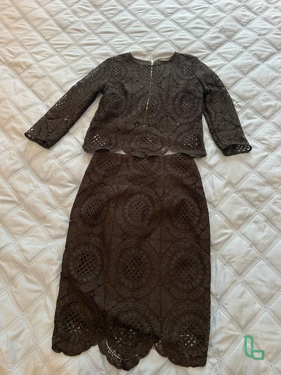 Костюм с юбкой