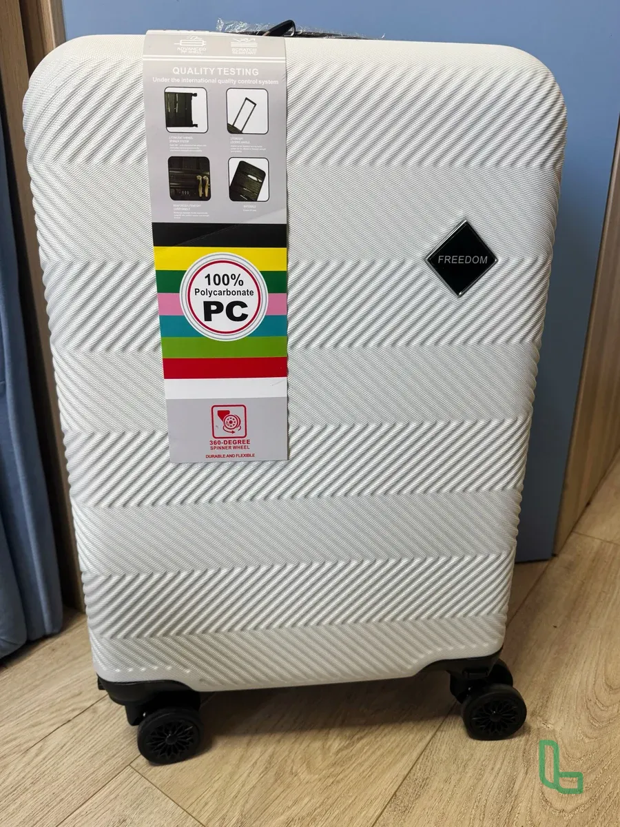 Белый чемодан Для Ручной Клади