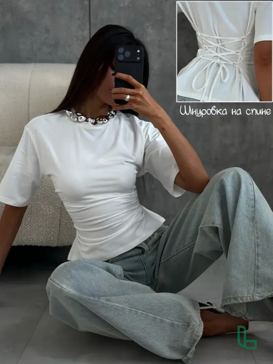 Футболка Шнуровкой