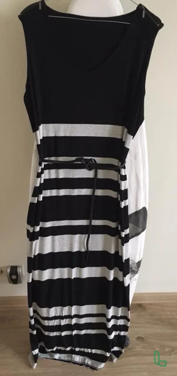 Трикотажное платье