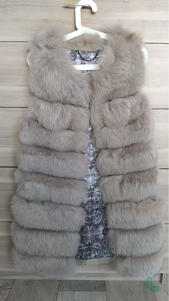 Продаётся безрукавка из натурального меха (писец)