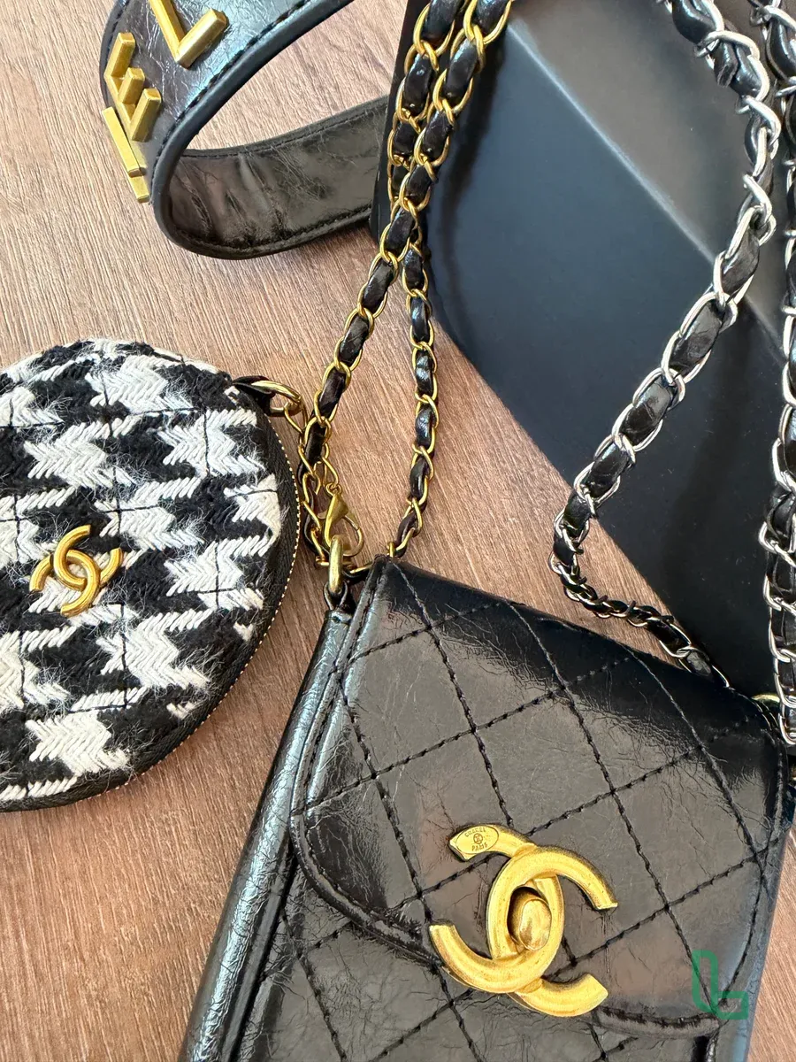 Сумочка под телефон Chanel