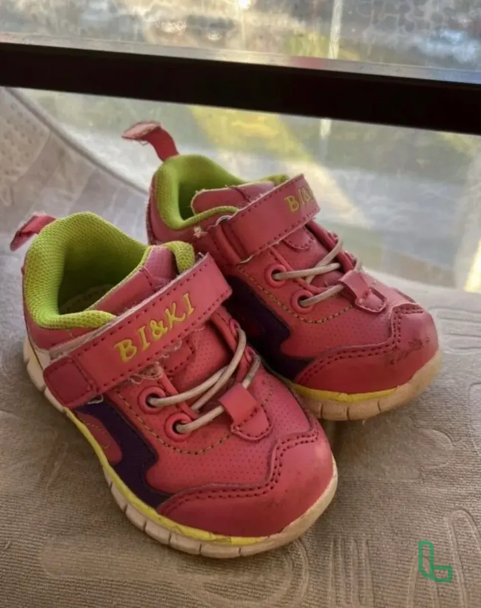 Кроссовки детские 21