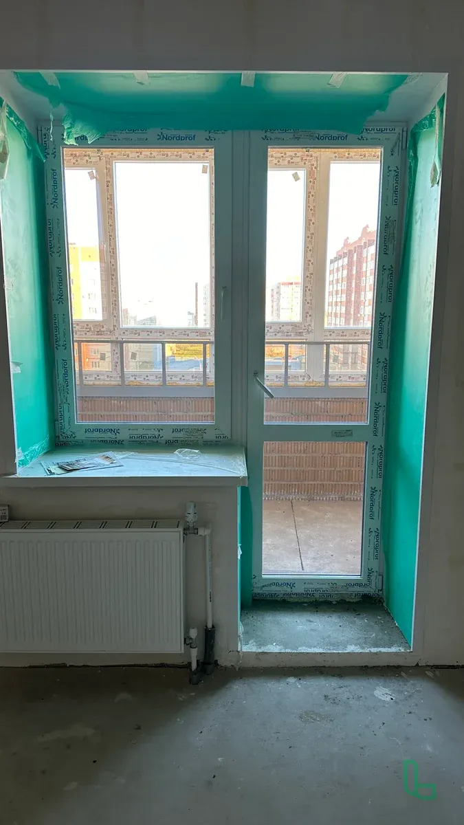 Балконный блок с дверью с новостройки