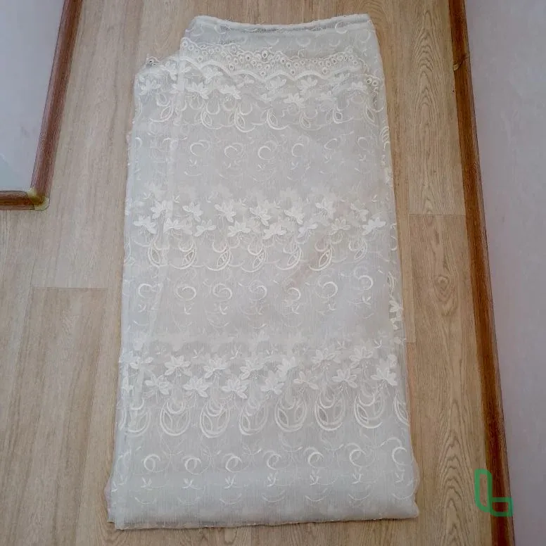 Белая кружевная новая штора