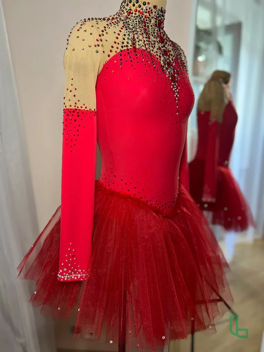 Платье для фигурного катания