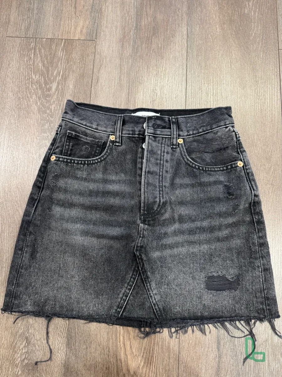 Джинсовая юбка Mango.